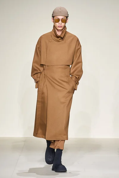 Look 37